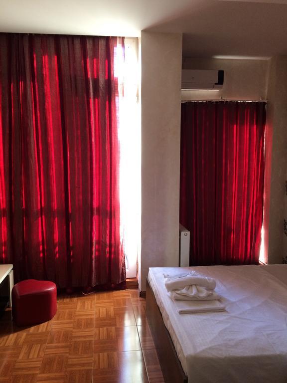 Visit Hotel Tbilisi Eksteriør billede