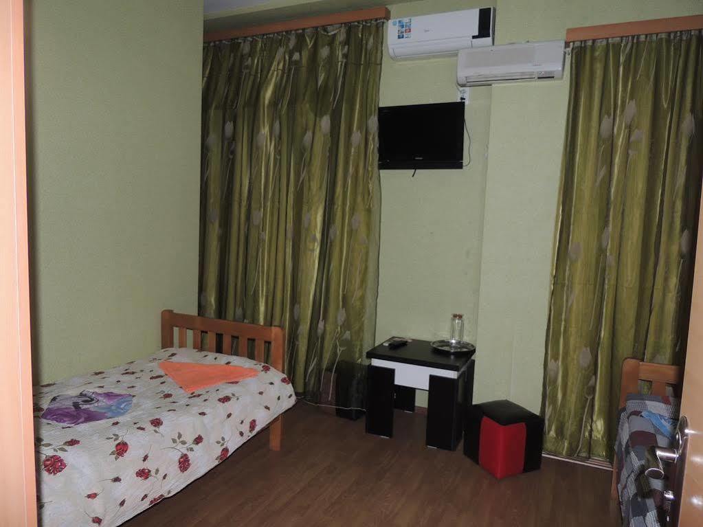 Visit Hotel Tbilisi Eksteriør billede