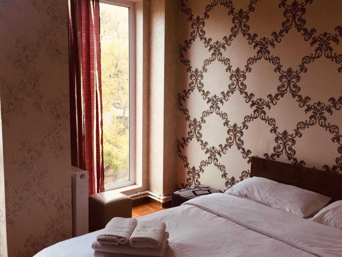 Visit Hotel Tbilisi Eksteriør billede